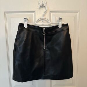 Wilfred Free Aritzia Roxanne Vegan Faux Leather Mini Skirt